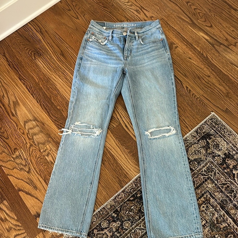 American Eagles 90s Bootcut Light Distressed Jean - 2 Short